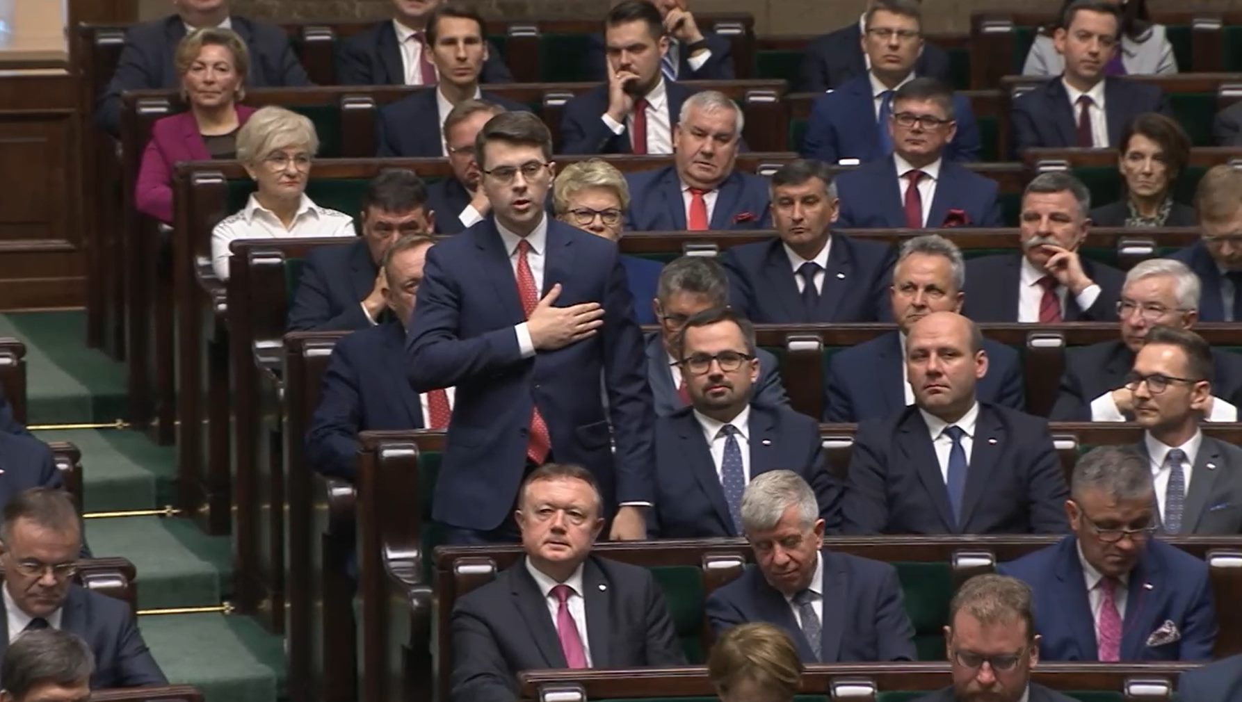Podczas pierwszego posiedzenia Sejmu nowej kadencji posłowie złożyli ślubowania poselskie