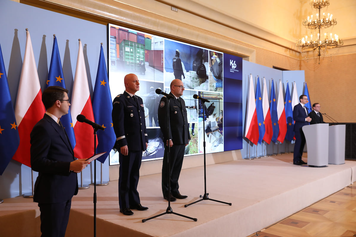 Rozbicie międzynarodowej grupy przestępczej udało się dzięki wielomiesięcznym obserwacjom jej działań przez pomorską KAS i CBŚP z Gdańska.