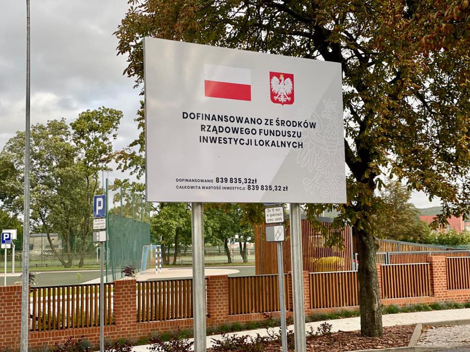 Nowy dziedziniec i parking na terenie Szkoły Podstawowej nr 1 w Lęborku z Rządowego Funduszu Inwestycji Lokalnych