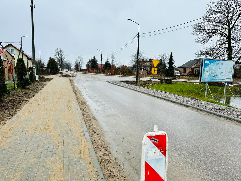 Zaawansowane prace przy budowie drogi powiatowej Garczegorze-Łebień
