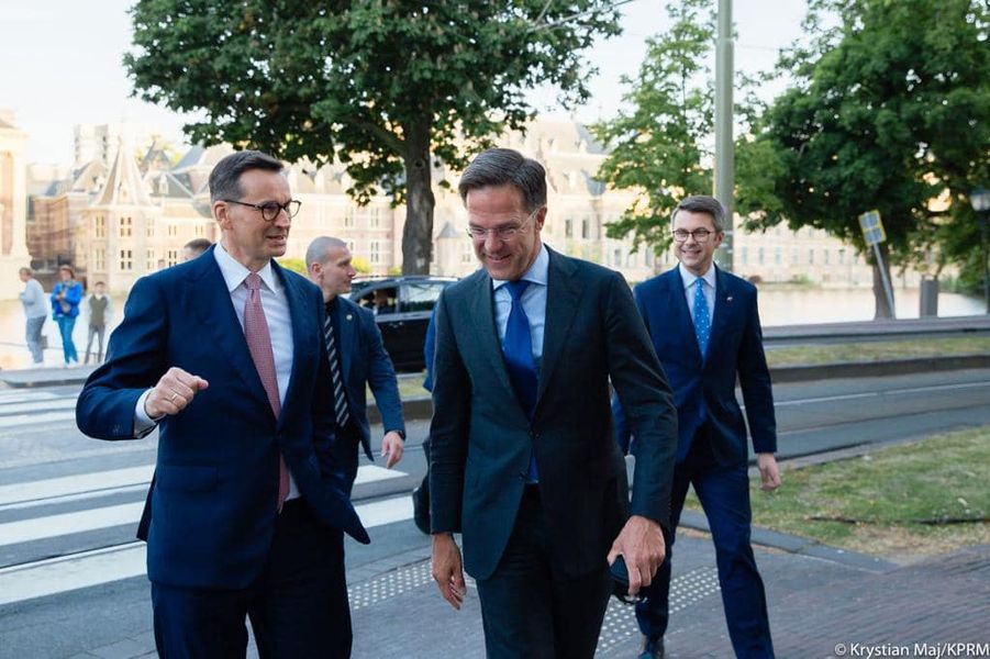 Piotr Müller, rzecznika rządu i Poseł na Sejm RP, uczestniczył dziś w spotkaniu premiera Mateusza Morawieckiego z premierem Holandii Mark Rutte.